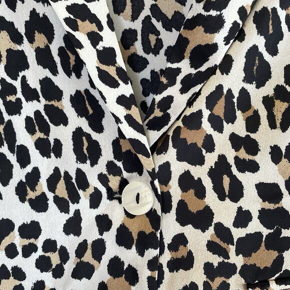 Jodifl Satin Animal Print Blazer Jacket Sz Medium Oversized Lightweight 1 Button - Picture 5 of 9